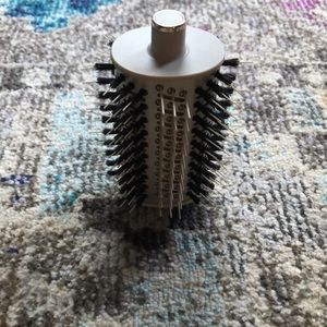 Shark flex style oval brush